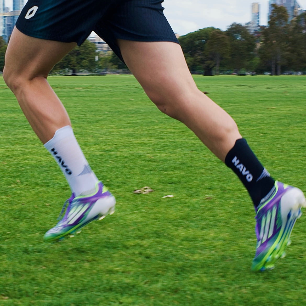Footballer training in HAVO performance socks